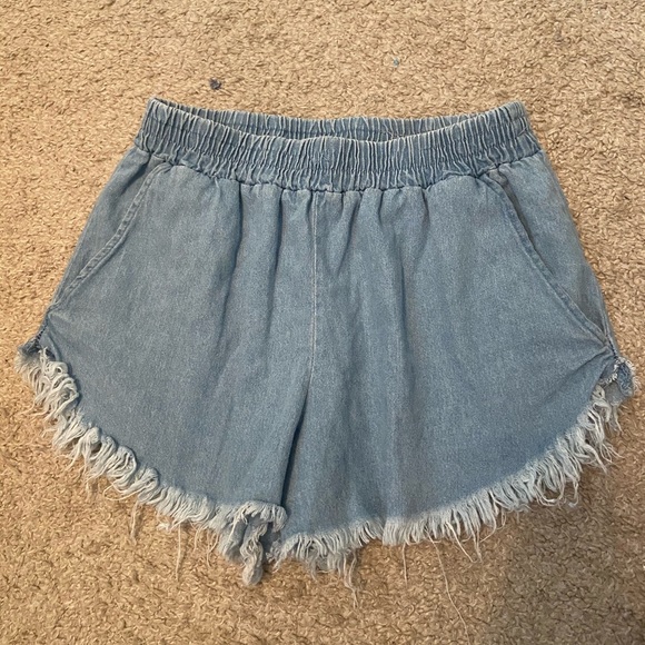 Fashion nova shorts - Picture 1 of 3